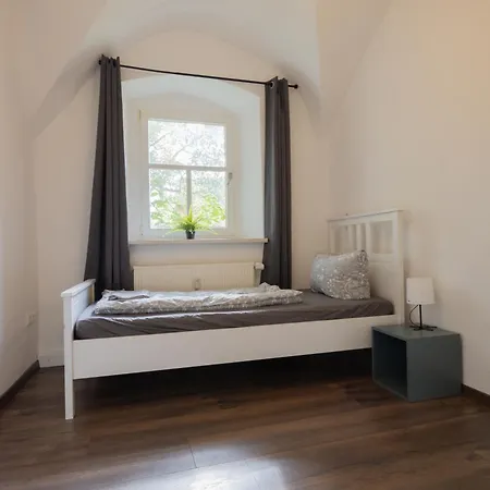 Gewoelbe Aus Dem Jahr 1806 Genau Zw L Und Dd Apartmán *