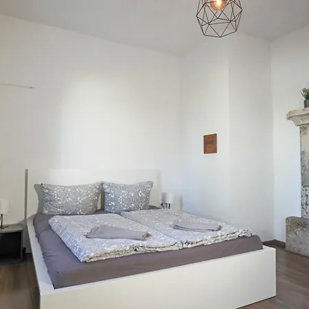 Gewoelbe Aus Dem Jahr 1806 Genau Zw L Und Dd Apartmán